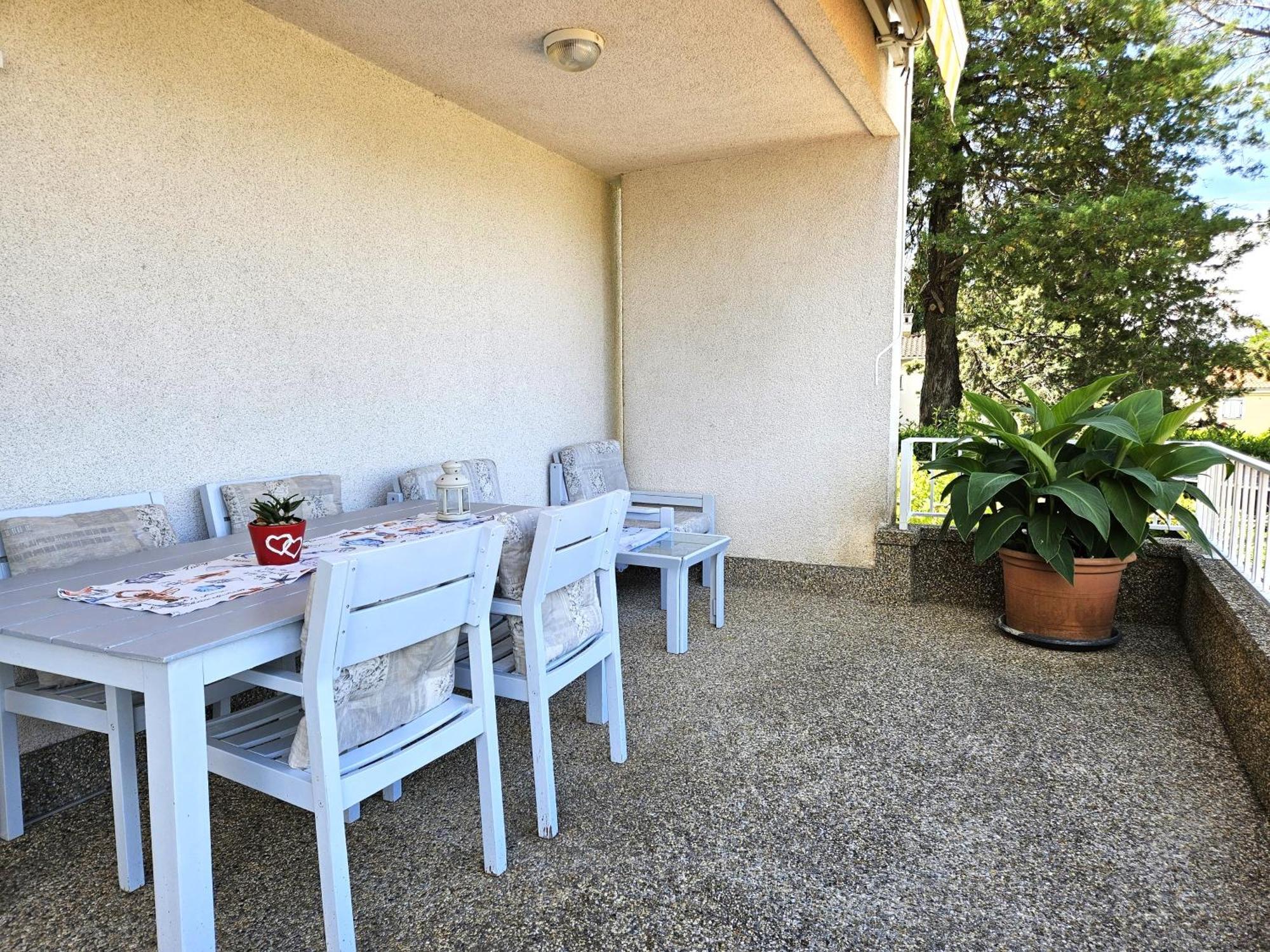 Apartments Mirko Malinska Exterior photo